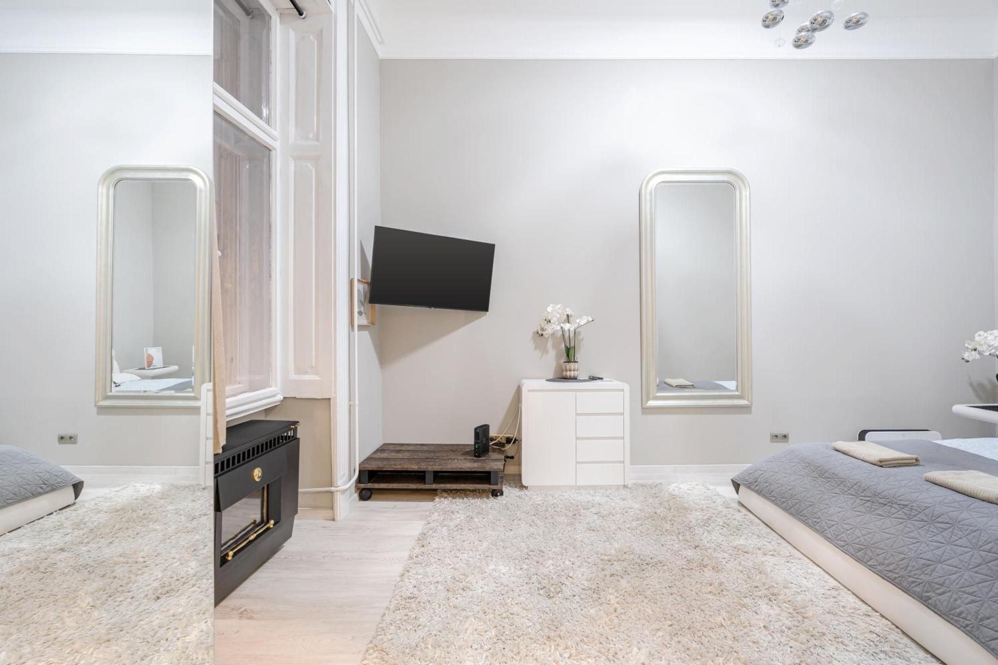Apartamento Sea Holly - With Perfect Location 2 Separate Bdrms Budapeste